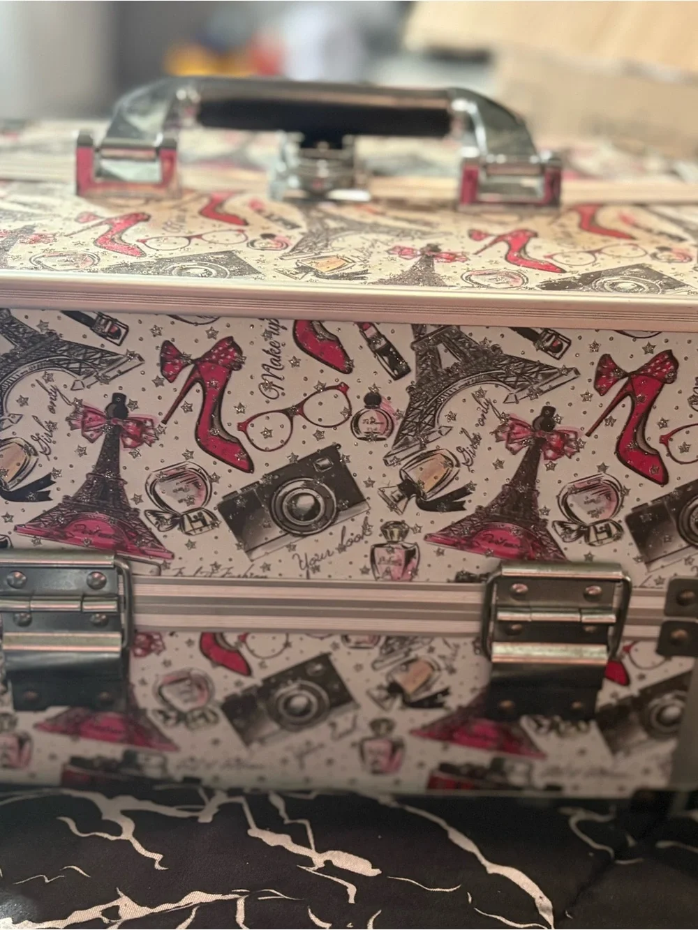 Source Unknown Pink & Cream Printed Makeup Organizer Train Case